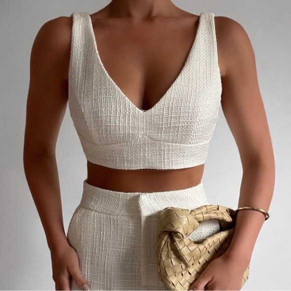 Showpo. Tops - Showpo Adelaide Crop Top